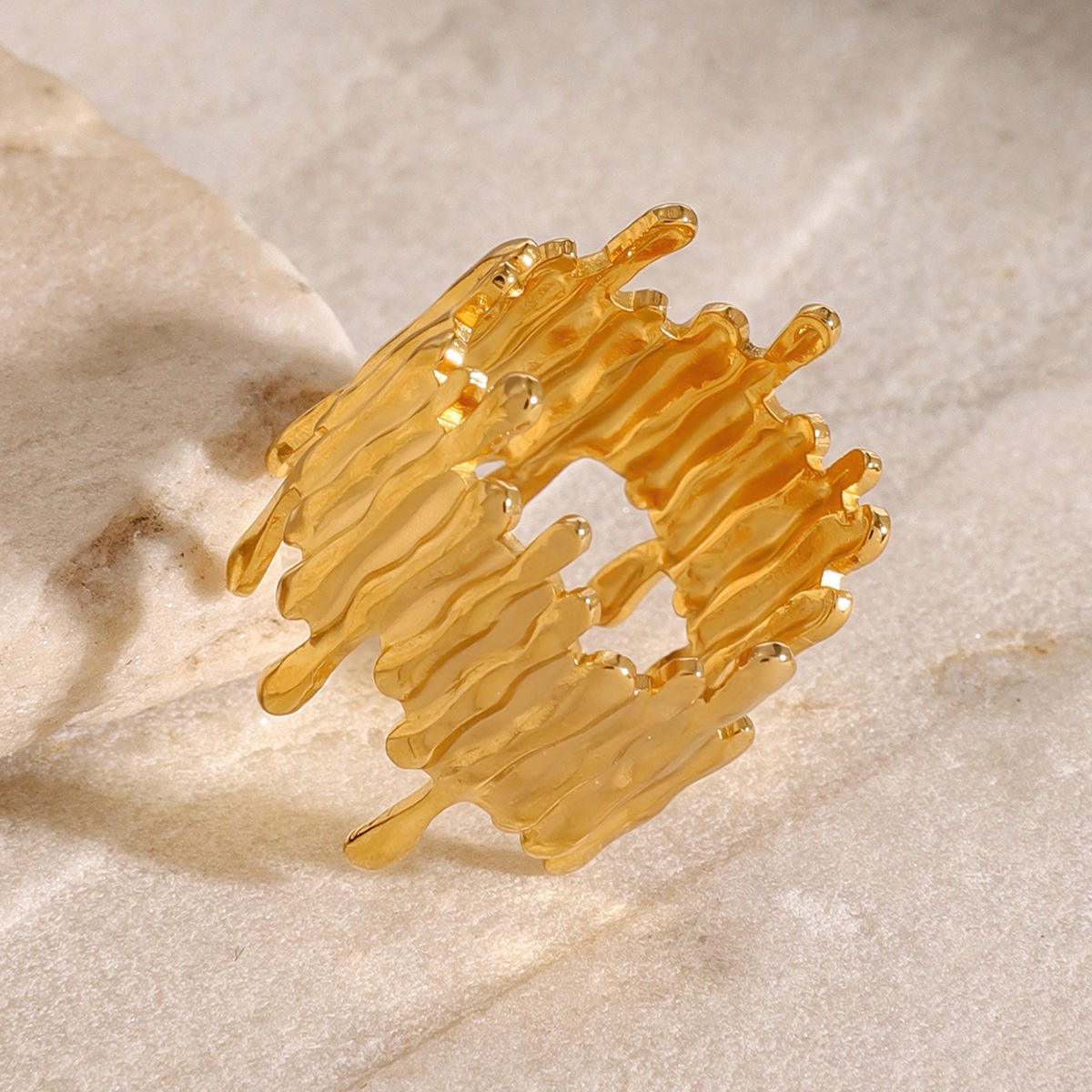 Crest Ring