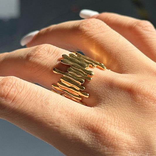 Crest Ring